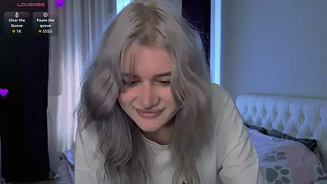 Snapshot of eshleeygreen chatting on 07-17-26, 10:44 eshleeygreen online show from 07-17-26, 10:44