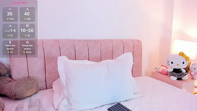 Snapshot of kaathblond_ chatting on 12-16-25, 12:54 kaathblond online show from 12-16-25, 12:54