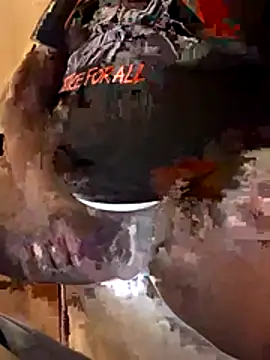 Snapshot of Pull_N_Tug1 chatting on 11-28-25, 06:43 Pull N Tug1 online show from 11-28-25, 06:43