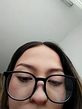 Snapshot of LuluuBerry chatting on 12-20-25, 06:26 LuluuBerry online show from 12-20-25, 06:26