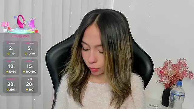 Snapshot of LuluuBerry chatting on 01-05-26, 07:28 LuluuBerry online show from 01-05-26, 07:28