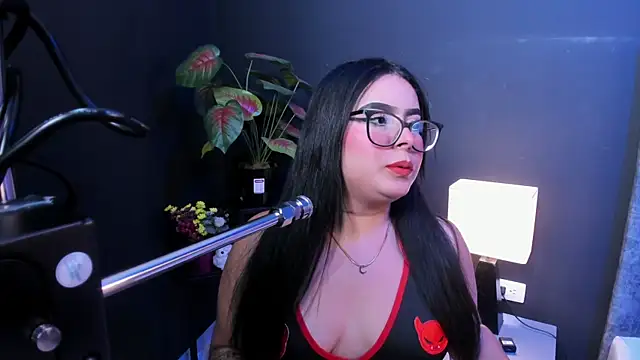 Amy whittee online show from 04-17-26, 03:42