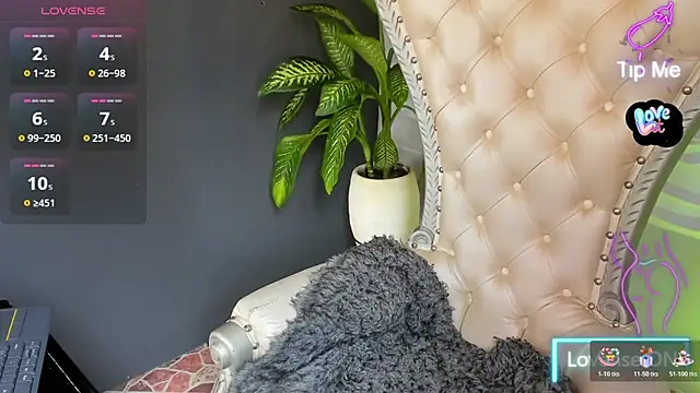 Emmafranco online show from 11-08-25, 02:50