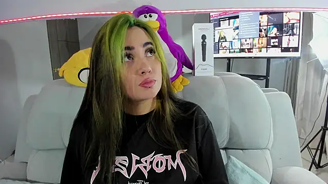 Snapshot of Lilith_Zenith_ chatting on 11-07-25, 04:45 Lilith Zenith online show from 11-07-25, 04:45