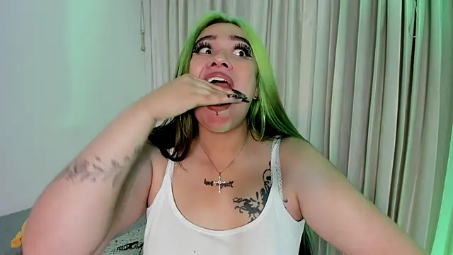 Snapshot of Lilith_Zenith_ chatting on 12-01-25, 04:17 Lilith Zenith online show from 12-01-25, 04:17