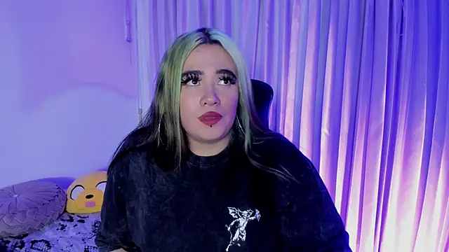 Snapshot of Lilith_Zenith_ chatting on 12-19-25, 04:41 Lilith Zenith online show from 12-19-25, 04:41