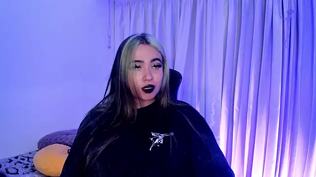 Snapshot of Lilith_Zenith_ chatting on 12-21-25, 04:19 Lilith Zenith online show from 12-21-25, 04:19