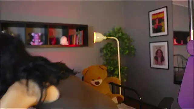 Snapshot of aura_Soul_ chatting on 11-21-25, 03:27 aura Soul online show from 11-21-25, 03:27