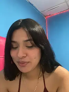 Snapshot of Chiquinquira3 chatting on 05-21-26, 03:35 Chiquinquira3 online show from 05-21-26, 03:35