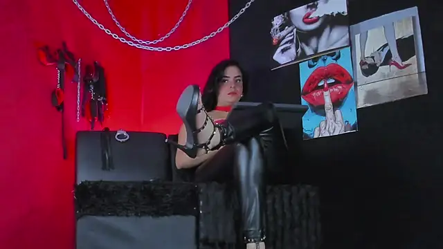 Snapshot of KatrinaStone chatting on 11-19-25, 09:26 KatrinaStone online show from 11-19-25, 09:26