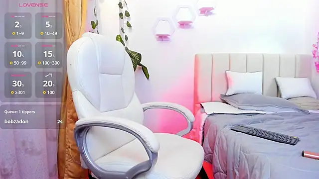 Isabella7   online show from 11-28-25, 01:58