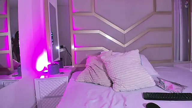 SashaMorelli online show from 12-14-25, 01:38