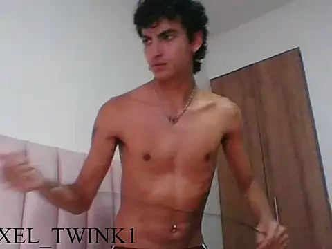 axel love13 online show from 11-12-25, 09:14