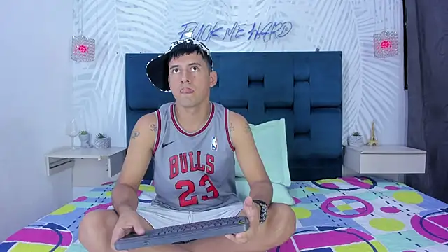 KEVIN MCKINLEY online show from 11-07-25, 06:13