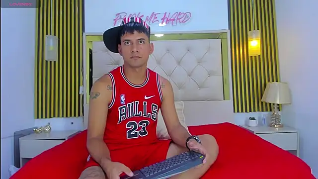 KEVIN MCKINLEY online show from 11-08-25, 05:18