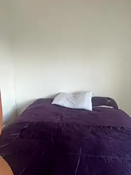 Snapshot of NiaLong21_ chatting on 11-18-25, 04:50 NiaLong21 online show from 11-18-25, 04:50