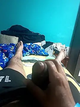 Snapshot of Loquillopajero chatting on 01-17-26, 12:43 Loquillopajero online show from 01-17-26, 12:43