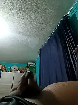 Snapshot of Loquillopajero chatting on 02-18-26, 12:45 Loquillopajero online show from 02-18-26, 12:45