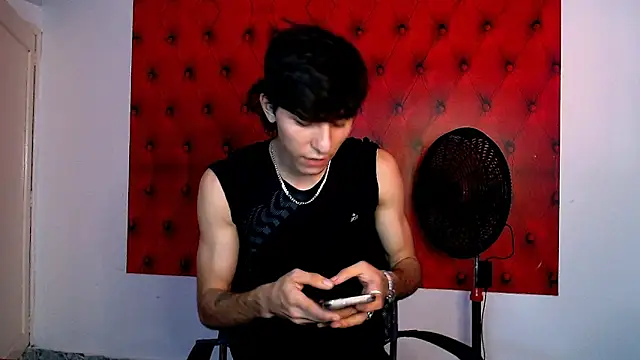 Snapshot of Bryant_Connor chatting on 01-08-26, 07:49 Bryant Connor online show from 01-08-26, 07:49