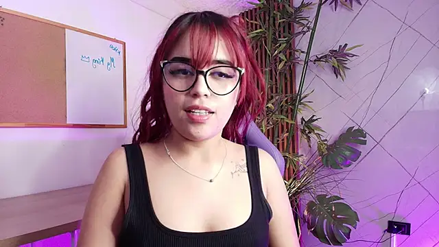 Chloejonson online show from 12-20-25, 03:24