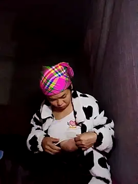 Snapshot of Mabel-122 chatting on 11-18-25, 04:06 Mabel-122 online show from 11-18-25, 04:06