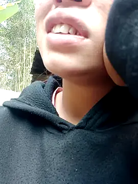 Snapshot of Mabel-122 chatting on 11-21-25, 08:02 Mabel-122 online show from 11-21-25, 08:02