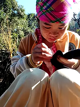 Snapshot of Mabel-122 chatting on 11-23-25, 01:38 Mabel-122 online show from 11-23-25, 01:38