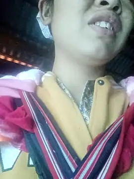 Snapshot of Mabel-122 chatting on 11-25-25, 01:49 Mabel-122 online show from 11-25-25, 01:49