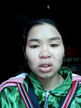 Snapshot of Mabel-122 chatting on 12-15-25, 02:05 Mabel-122 online show from 12-15-25, 02:05