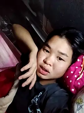 Snapshot of Mabel-122 chatting on 12-15-25, 02:32 Mabel-122 online show from 12-15-25, 02:32