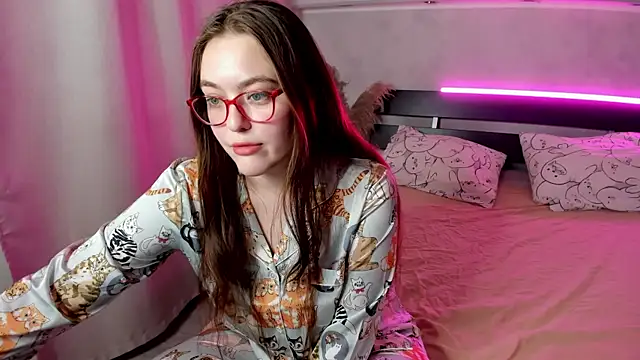 Snapshot of Mersedes_Rosso chatting on 11-18-25, 09:14 Mersedes Rosso online show from 11-18-25, 09:14