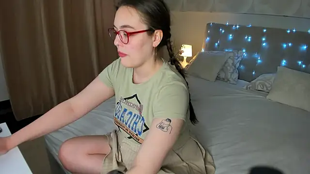 Snapshot of Mersedes_Rosso chatting on 11-25-25, 09:20 Mersedes Rosso online show from 11-25-25, 09:20