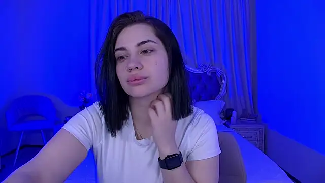 Snapshot of AdrianaTorres chatting on 02-06-26, 05:34 AdrianaTorres online show from 02-06-26, 05:34