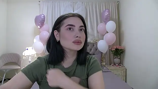 Snapshot of AdrianaTorres chatting on 02-19-26, 05:47 AdrianaTorres online show from 02-19-26, 05:47