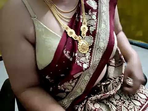 Snapshot of Tamil_VirginAss2 chatting on 12-13-25, 10:48 Tamil VirginAss2 online show from 12-13-25, 10:48