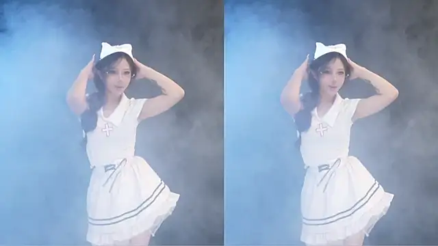 Snapshot of MHe-002 chatting on 11-07-25, 11:10 MHe-002 online show from 11-07-25, 11:10