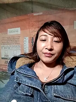 Missa-kute20 online show from 12-17-25, 02:12