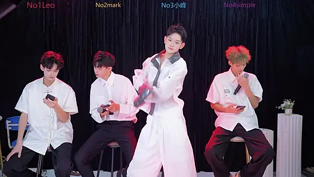 Snapshot of AAA-winner chatting on 11-06-25, 09:37 AAA-winner online show from 11-06-25, 09:37