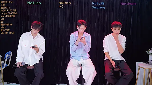 Snapshot of AAA-winner chatting on 11-10-25, 11:15 AAA-winner online show from 11-10-25, 11:15