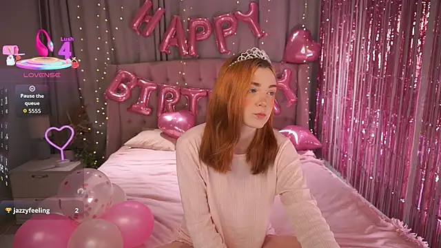 Snapshot of AvaRyder chatting on 12-17-25, 01:39 AvaRyder online show from 12-17-25, 01:39