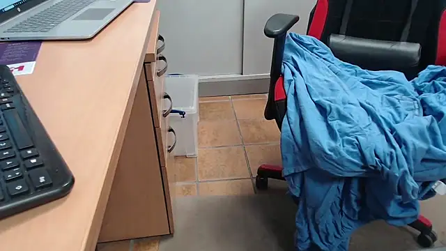 Snapshot of dwtsteffi50 chatting on 12-15-25, 09:35 dwtsteffi50 online show from 12-15-25, 09:35