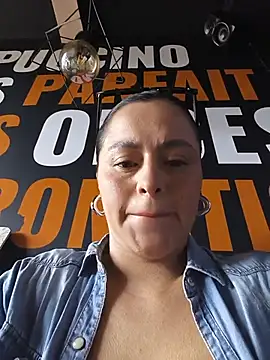 ALEJA  22 online show from 07-12-26, 06:43
