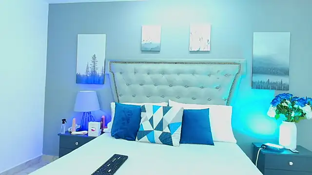 Snapshot of SofiaBrank chatting on 11-22-25, 11:42 SofiaBrank online show from 11-22-25, 11:42