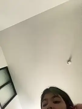 Snapshot of VIOLET_EF chatting on 12-15-25, 02:43 VIOLET EF online show from 12-15-25, 02:43