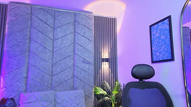 AuroraLanee  online show from 11-30-25, 07:40