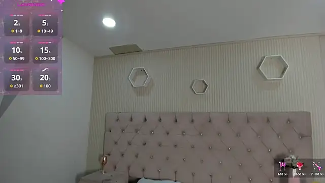 Snapshot of ZarinaWynne chatting on 05-17-26, 01:51 ZarinaWynne online show from 05-17-26, 01:51