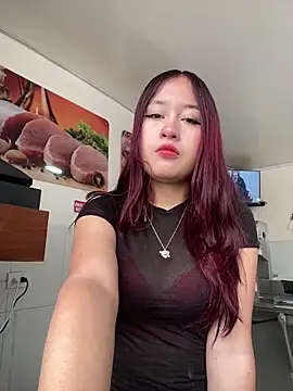 Snapshot of Mia_Lux77 chatting on 12-14-25, 04:23 Mia Lux77 online show from 12-14-25, 04:23