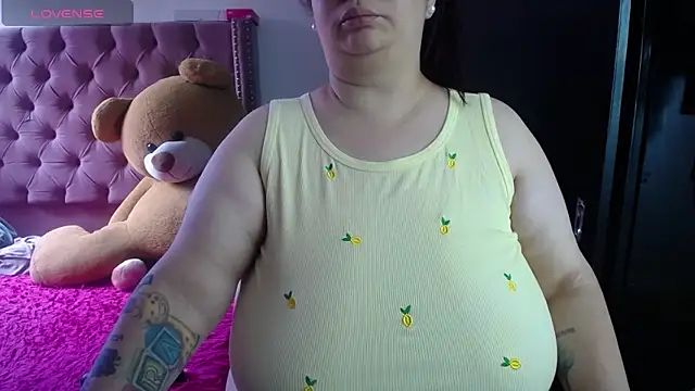 Snapshot of kattybbwbigboobs_ chatting on 06-28-26, 06:03 kattybbwbigboobs online show from 06-28-26, 06:03