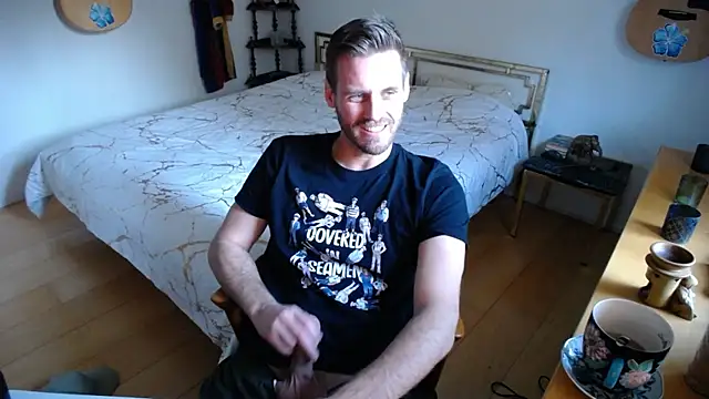 Snapshot of skatejocke chatting on 11-17-25, 11:27 skatejocke online show from 11-17-25, 11:27