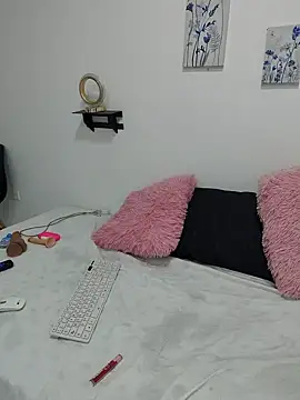 Lailahadi online show from 11-27-25, 01:57